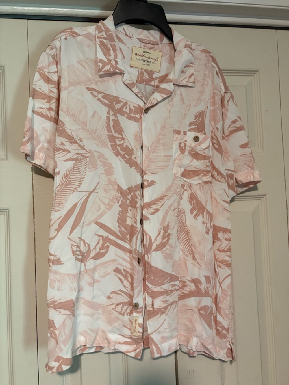 Weatherproof Vintage Hawaiian Camp Shirt Medium Pink White Tropical Palm Leaf